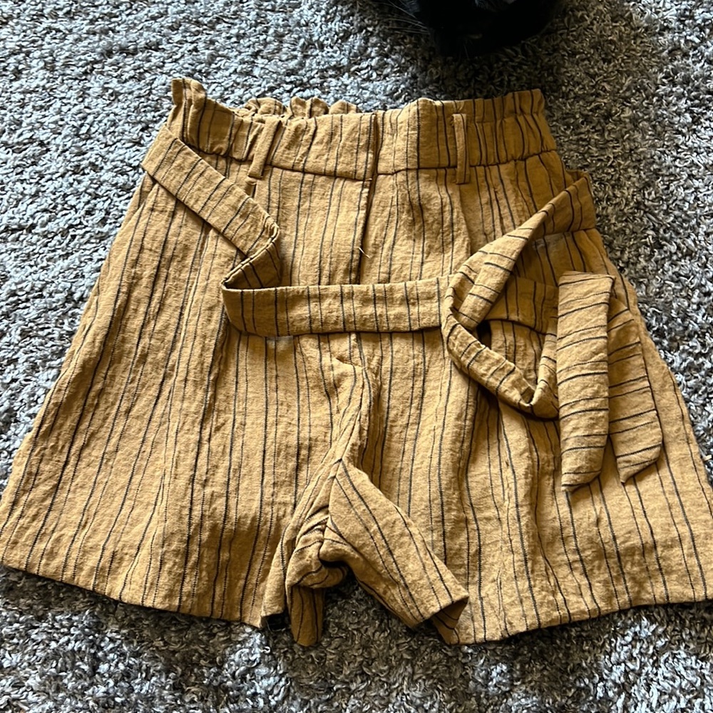 h&m brown and black striped shorts
